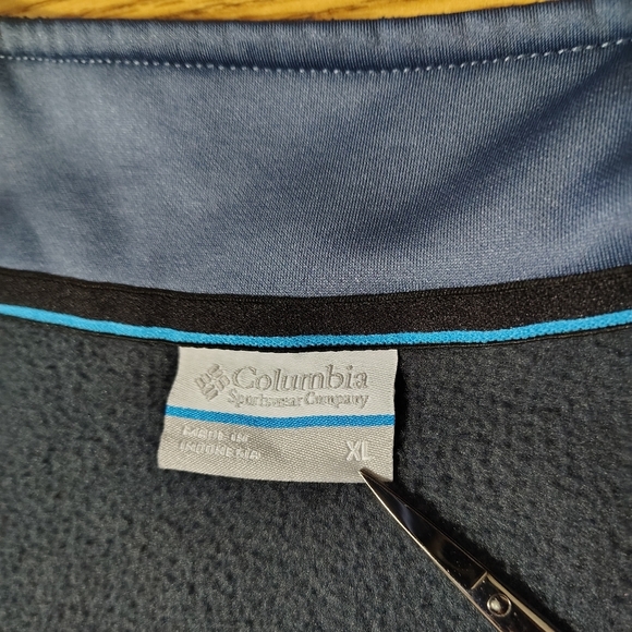 Columbia Men's Fleece ½ Zip Pocket Winter Sweater, XL, grey. - Picture 4 of 16